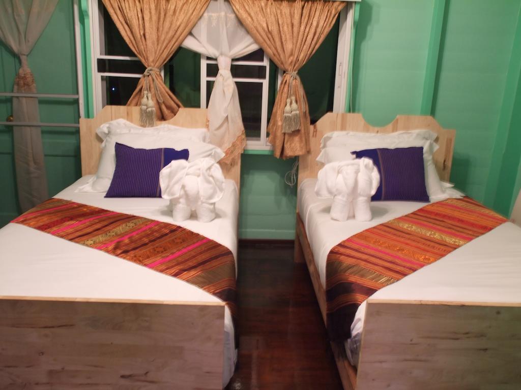 Panida Suite Hotel Bangkok Bagian luar foto
