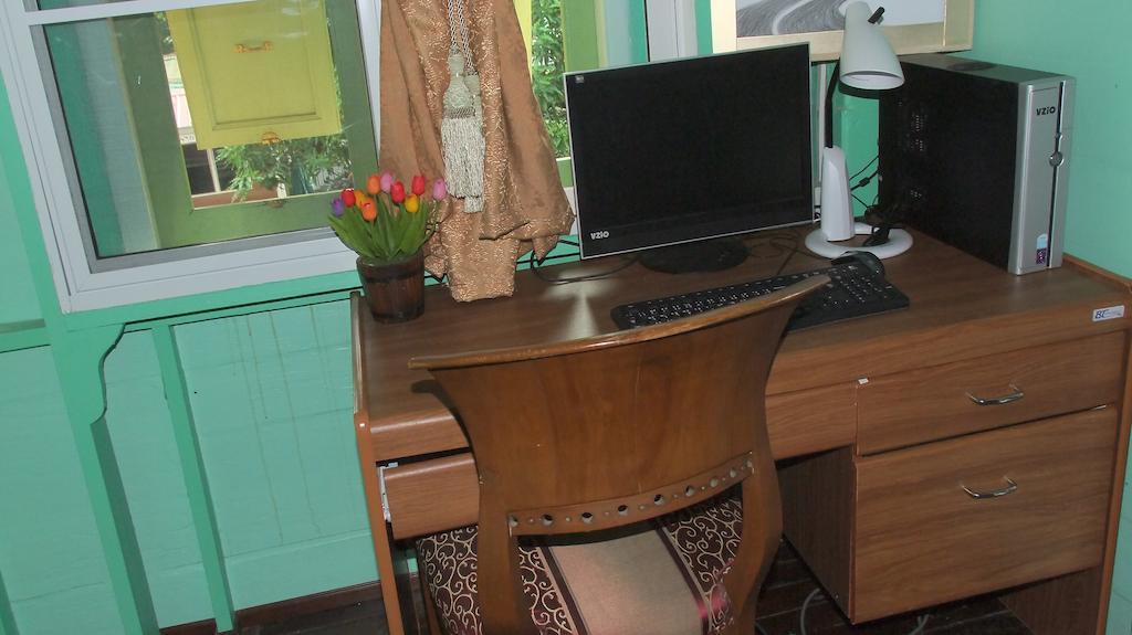 Panida Suite Hotel Bangkok Bagian luar foto