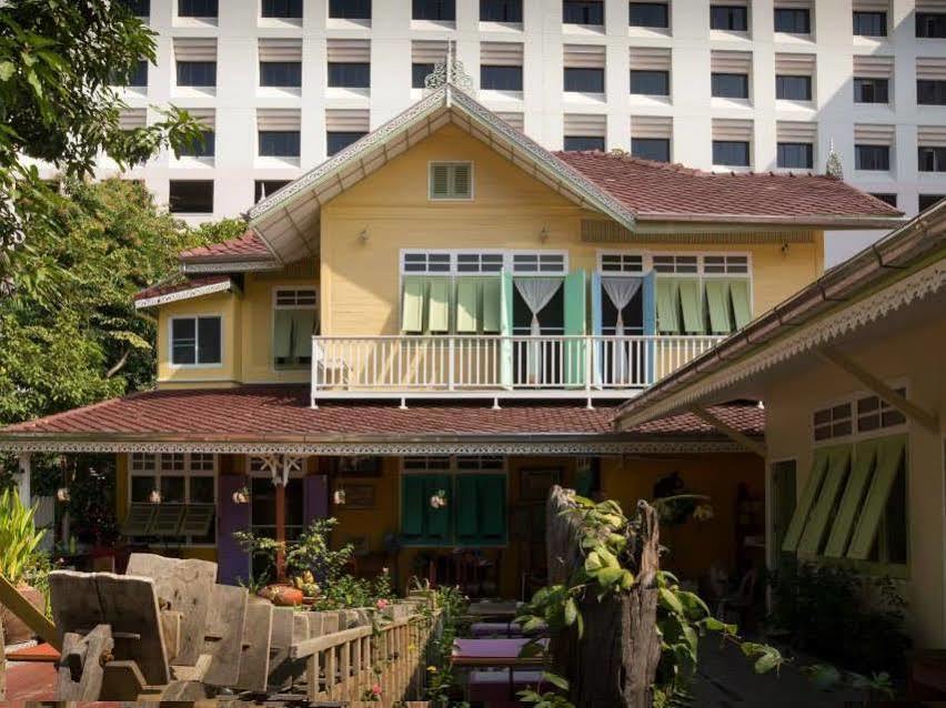 Panida Suite Hotel Bangkok Bagian luar foto